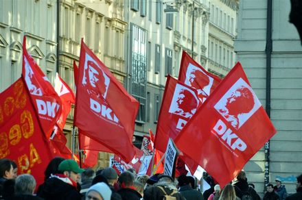 Solidarité avec le parti communiste allemand